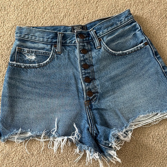 Abercrombie High Rise Short - Picture 1 of 4